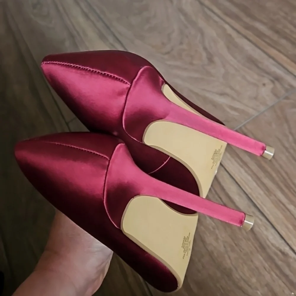 NEW! EXPRESS Deep Burgandy Satin Rhinestone Pointed Toe Heeled Pumps 10.